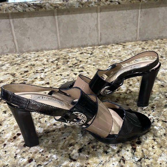 BRIGHTON VILLA patent leather sling back heels.  7.5M - Picture 5 of 8